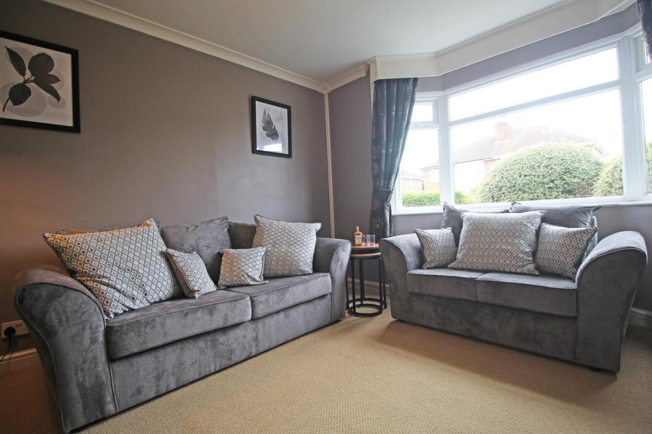 Queens Road - Luxury Spacious Home In Chester Christleton Exterior photo